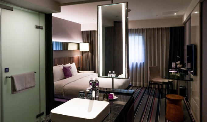PREMIER ROOM